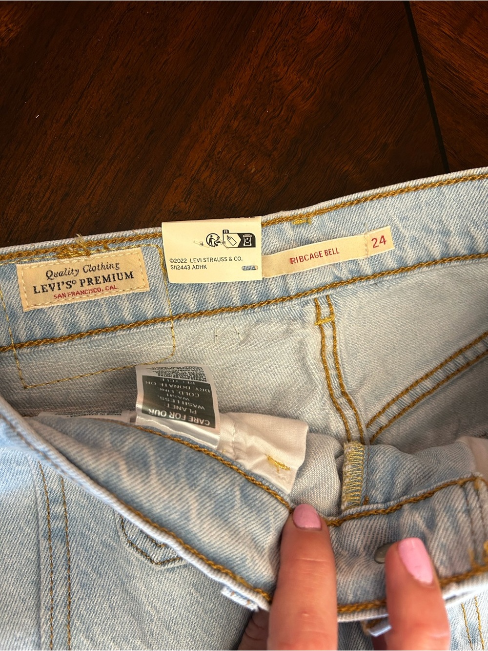 BNWT Levi's Light Blue Ribcage Bell Jeans - Picture 4 of 7